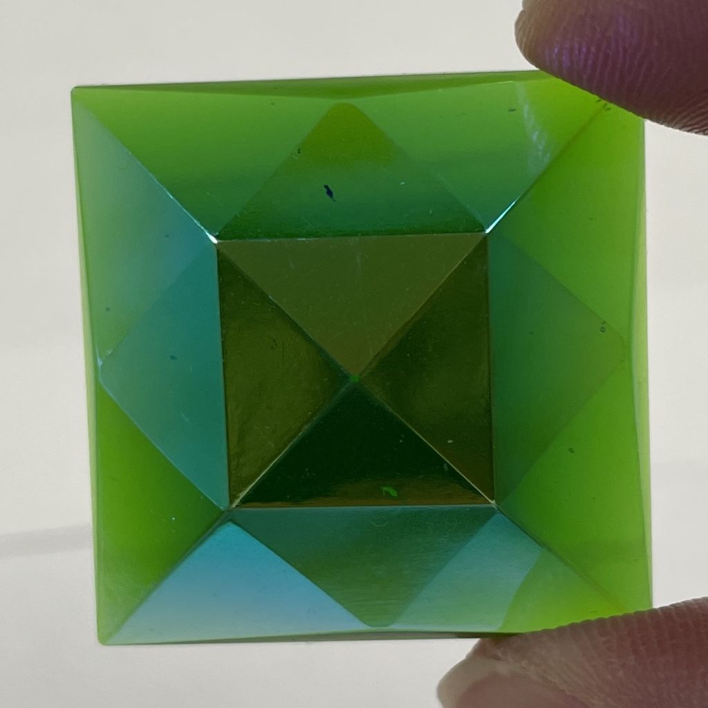 Dichroic Jewel 30mm Square RQ30-03 - Image 3